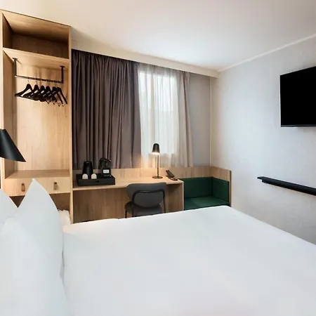 Отель Campanile Prime 19 - La Париж