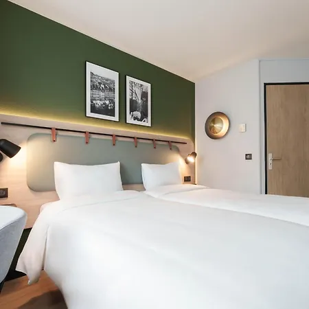 Campanile Prime 19 - La Отель Париж