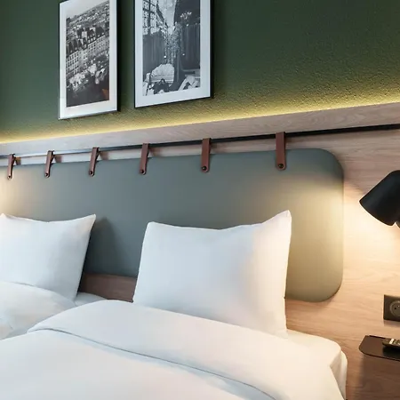 Campanile Prime 19 - La 3* Париж