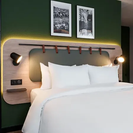 Отель Campanile Prime 19 - La Париж
