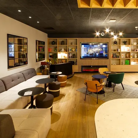 Campanile Prime 19 - La Отель 3*