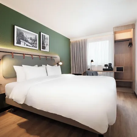 Отель Campanile Prime 19 - La Париж