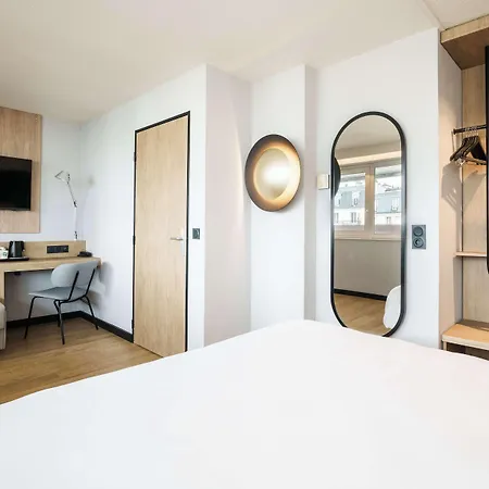 Отель Campanile Prime 19 - La 3*