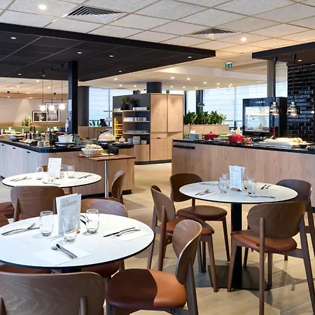 Campanile Prime 19 - La 3* París