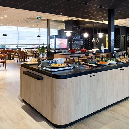Campanile Prime 19 - La Hotel París