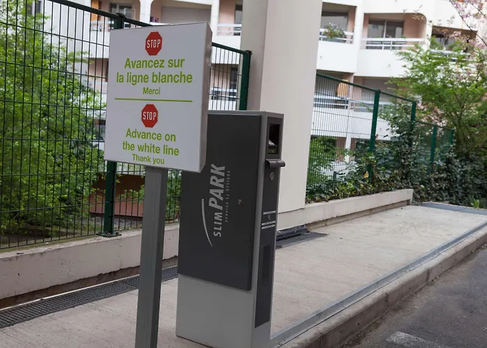 Campanile Prime 19 - La Hotel París