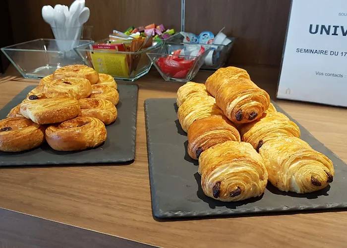 Campanile Prime 19 - La Hotel París