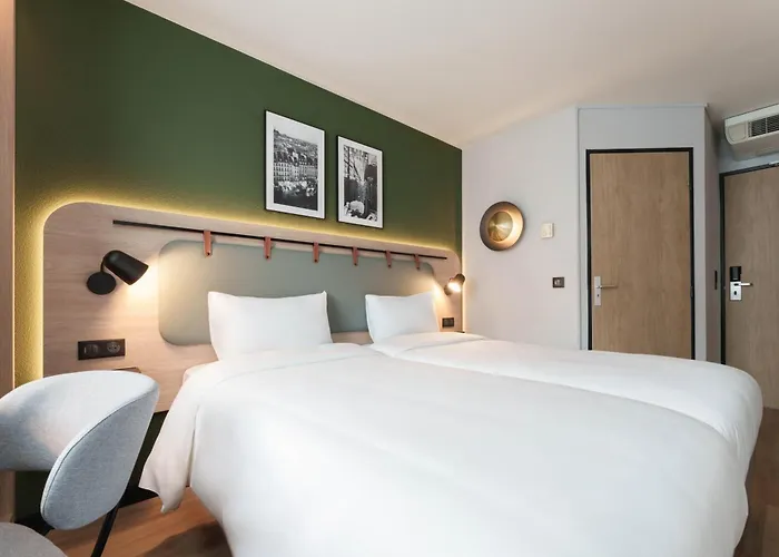 Campanile Prime 19 - La Hotel París