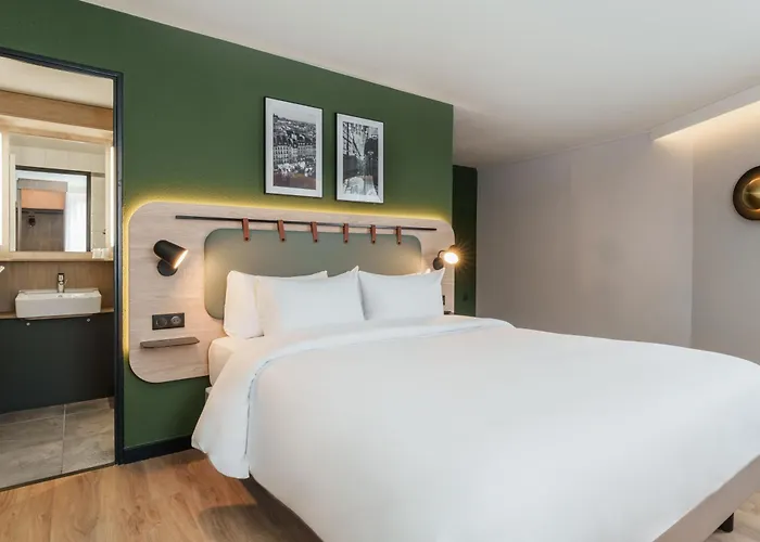 Campanile Prime 19 - La París