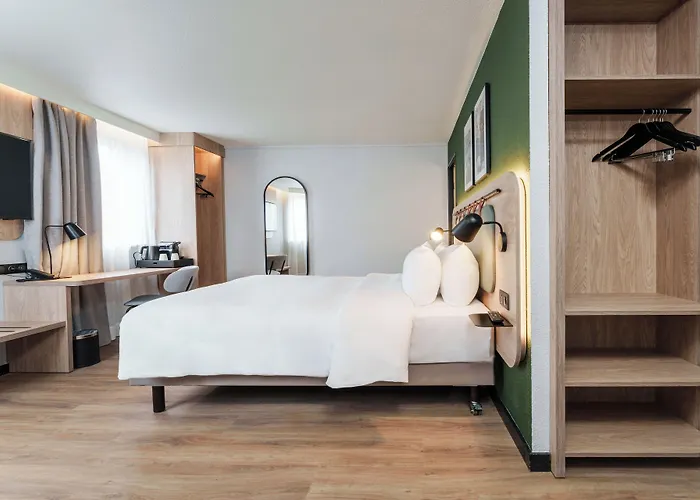 Campanile Prime 19 - La Hotel 3*