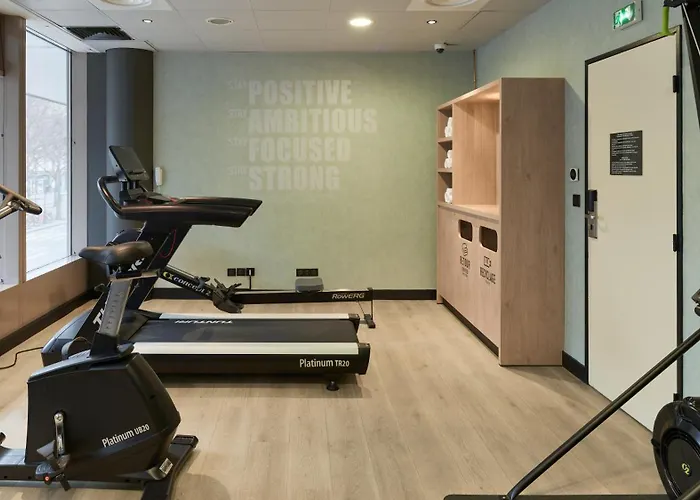 Campanile Prime 19 - La 3* París