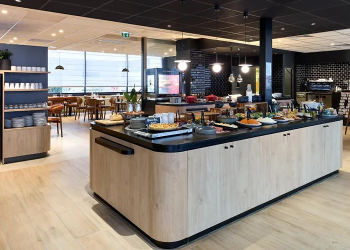 Campanile Prime 19 - La Hotel París