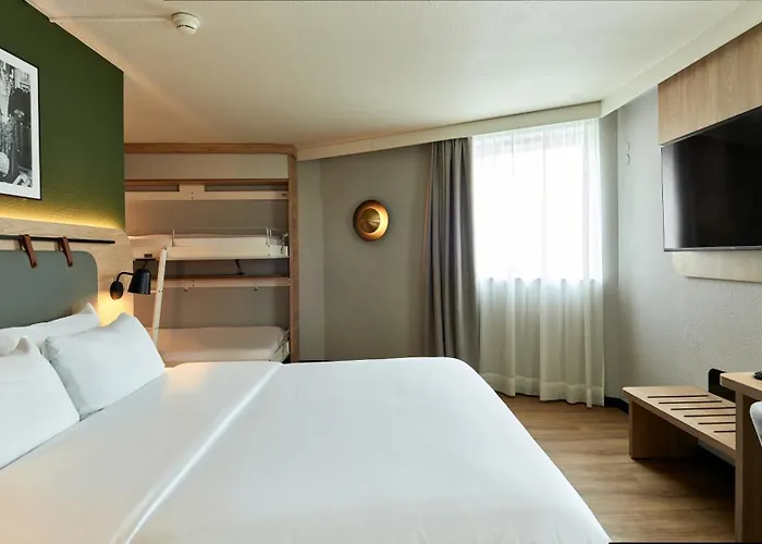 Campanile Prime 19 - La Hotel París