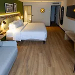 Campanile Prime 19 - La Hotel Paris