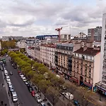Campanile Prime 19 - La Hotel 3*