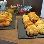 Campanile Prime 19 - La Hotel Paris