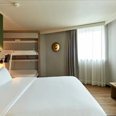Campanile Prime 19 - La Hotel Paris