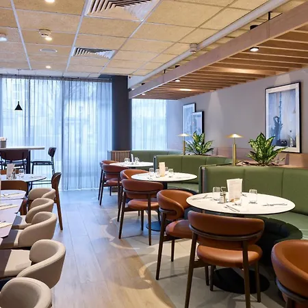 Campanile Prime 19 - La Hotel Paris