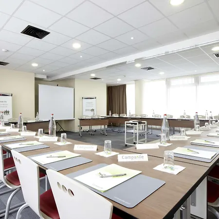 Campanile Prime 19 - La 3* Paris