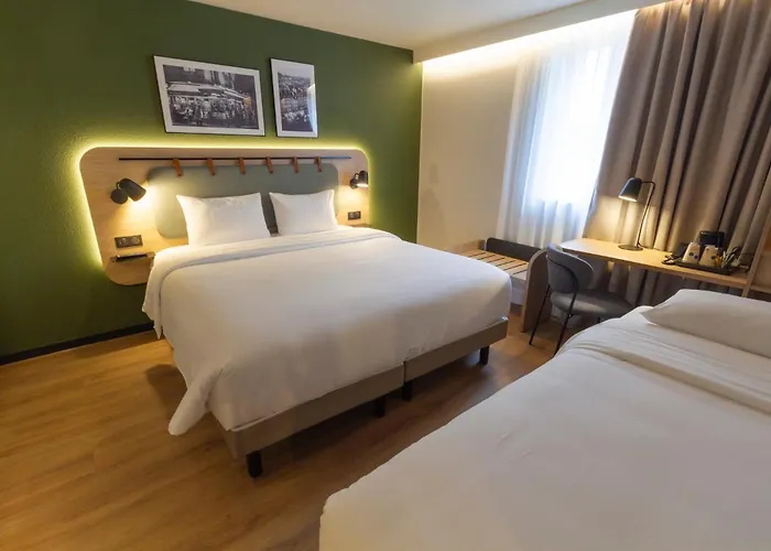 Campanile Prime 19 - La 3* パリ